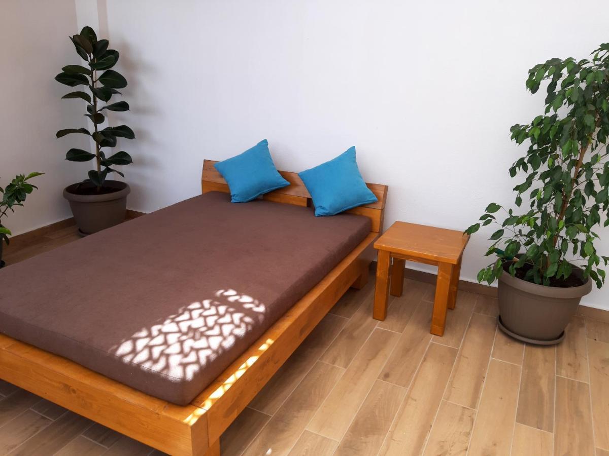 לוטראקי Central Apartment Near The Beach With Huge Private Terrace מראה חיצוני תמונה