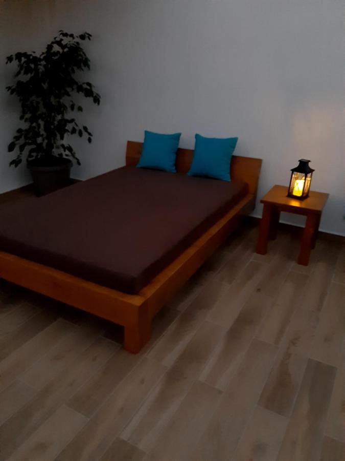 לוטראקי Central Apartment Near The Beach With Huge Private Terrace מראה חיצוני תמונה