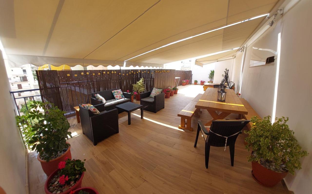 לוטראקי Central Apartment Near The Beach With Huge Private Terrace מראה חיצוני תמונה